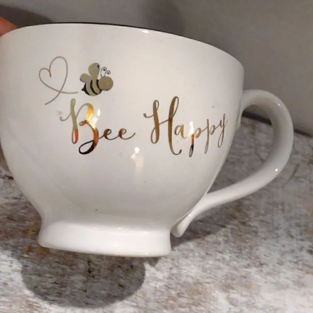 👍 Bee Happy Mug. C7